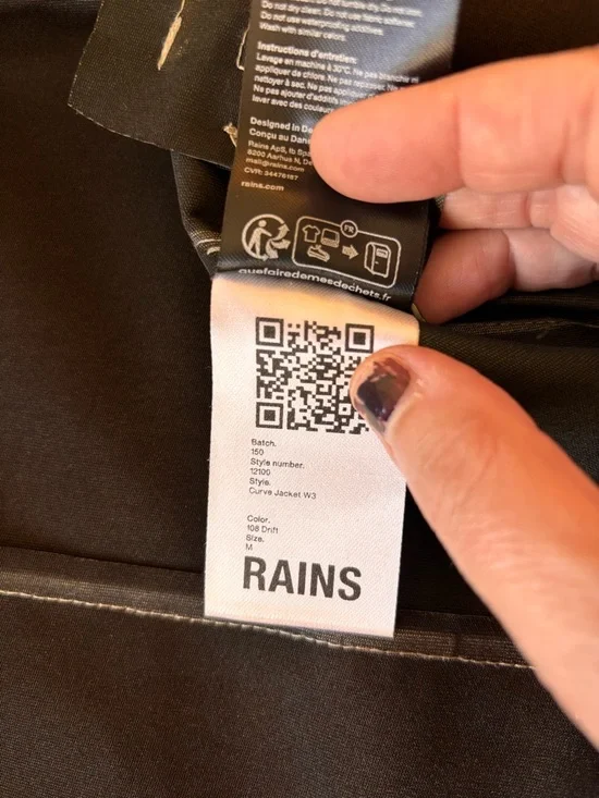 Rains Beige Hooded Trench Coat Size Medium Curve Jacket Scandi Gorpcore Work - Picture 16 of 16